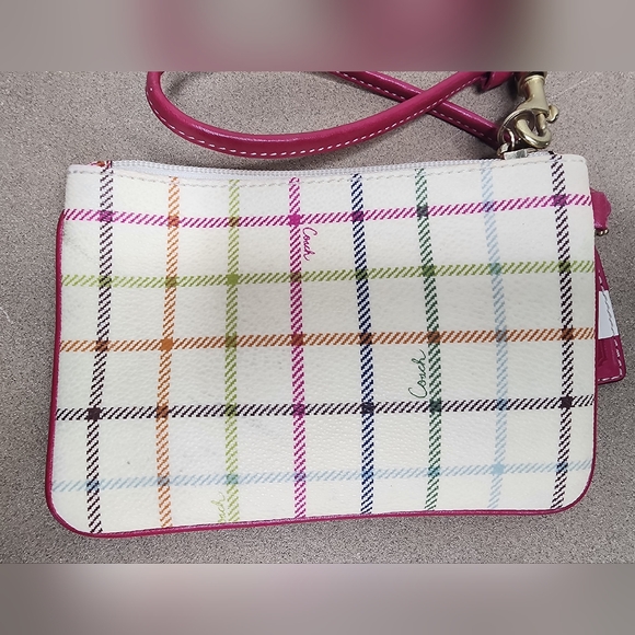 Coach Heritage Tattersal Wristlet With Tricolor Hang Tag - Picture 2 of 7